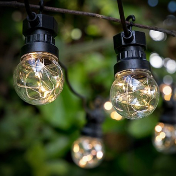 LED světelný řetěz, barva světla teplá bílá, deset žárovek, celková délka 7,5 m, cena 649 Kč