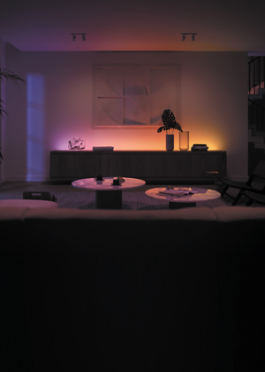 Pomocí LED pásek Hue Gradient Lightstrip lze v interiéru vykouzlit dokonalou ambientní atmosféru v široké škále barevných i bílých odstínů